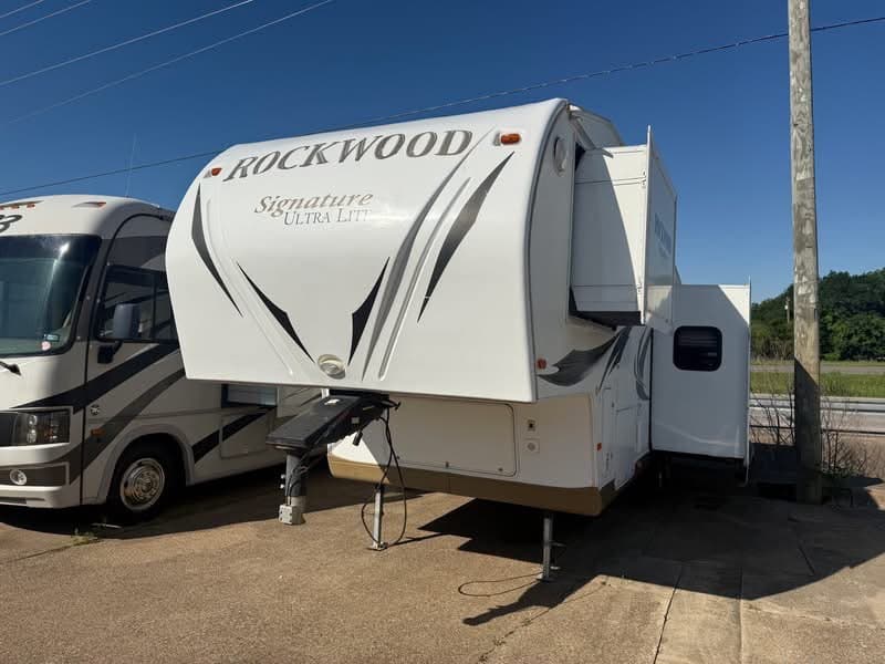 2012 Rockwood Signature Ultra Lite 8288WS
